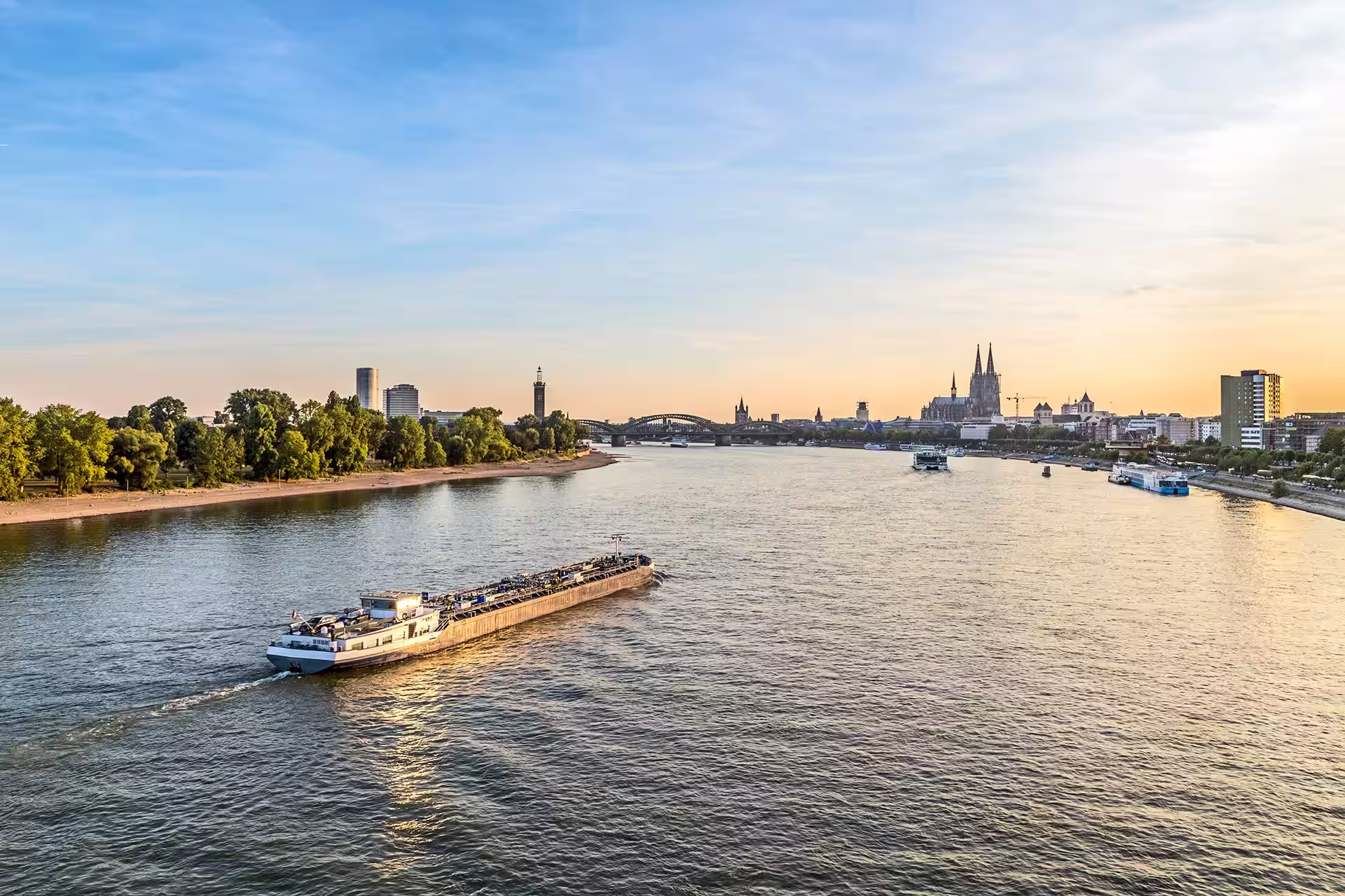 Rheinpanorama mit Kölner Dom